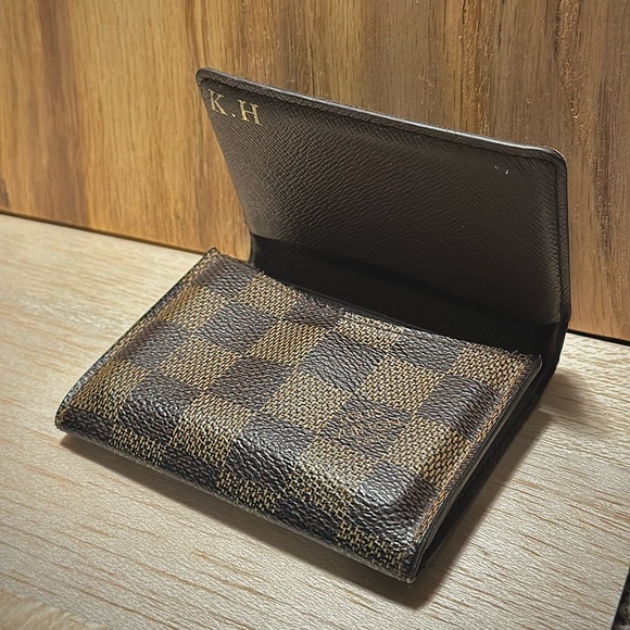 LOUIS VUITTON
Damier Ebene Business Card Holder - Picture 1 of 6
